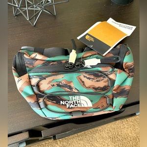 North Face fanny pack. Brand new.